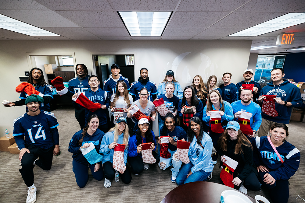 Tennessee Titans help kick off Youth Villages Holiday Heroes campaign